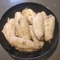 A picture of Steamed Chicken Wings.