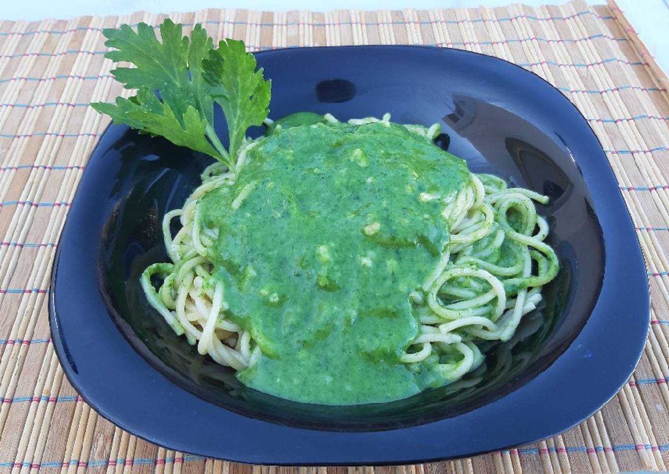 Spaghettis con salsa de espinaca 🥬