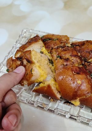 A picture of Pull apart Garlic Bread.