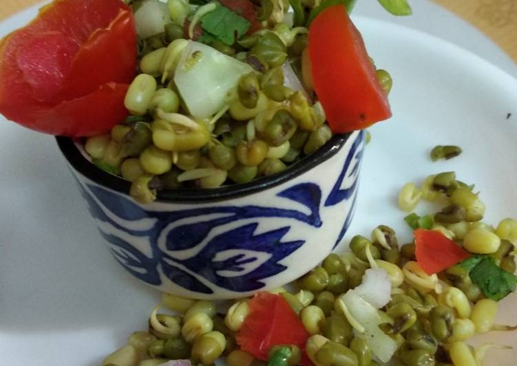 Protein packed sprouted moong beans