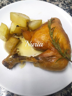 Una foto de Contramuslo de pollo al romero