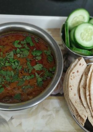 આખી ડુંગળી નું શાક (Akhi Dungli Shak Recipe In Gujarati) રેસીપી મુખ્ય ફોટો