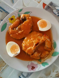 Una foto de Merluza en salsa de pimientos del piquillo