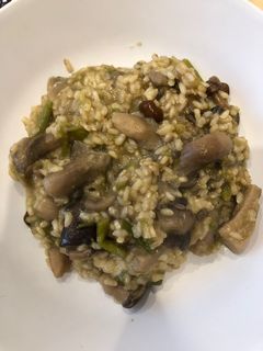Una foto de Risotto de setas y espárragos