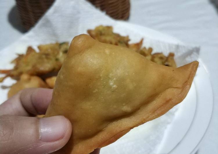 Samosa daging kentang