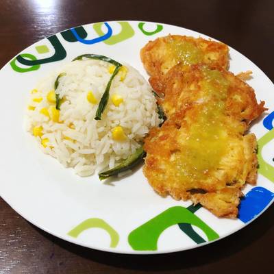 Tortitas de pollo con salsa verde Receta de Daniela Castro- Cookpad