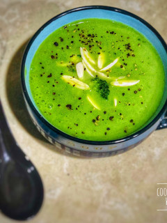 A picture of Broccoli soup.