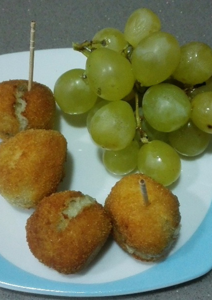 Una foto de Bolas de patata con cabrales