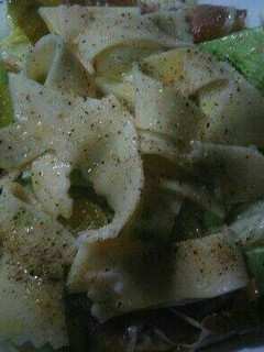 Una foto de Ensalada con un toque de pasta