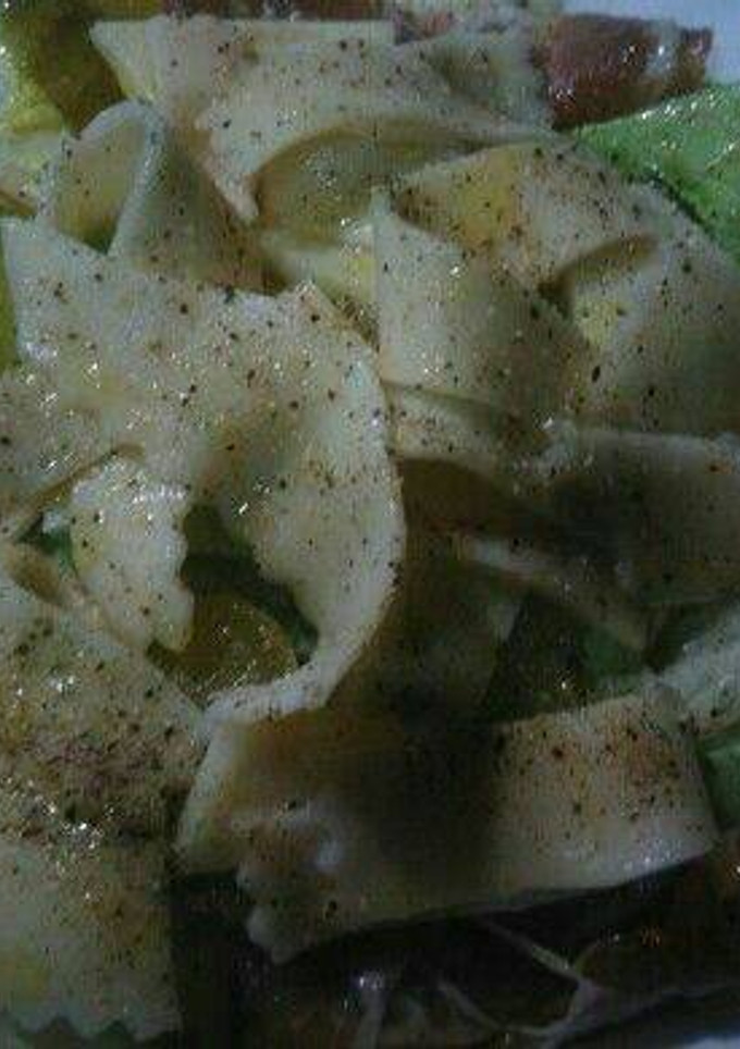 Una foto de Ensalada con un toque de pasta
