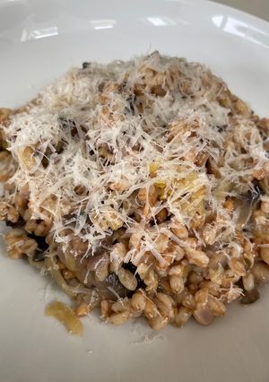 A picture of Spelt mushroom risotto.