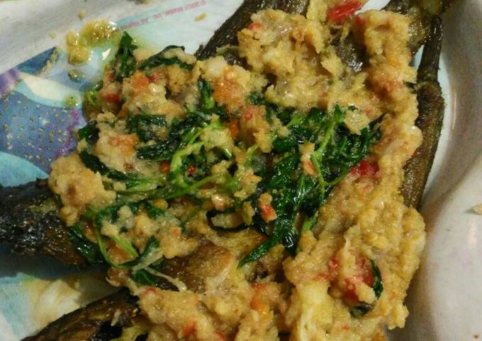 Resep: 049. Lele Sambal Kemangi bumbu Tampoyak Pedas Enak Terbaru