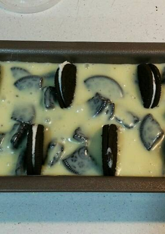 Una foto de Tarta de chocolate blanco y galletas oreo