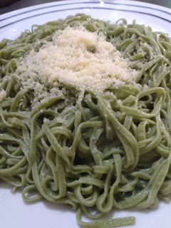 Una foto de Fideos caseros de espinaca