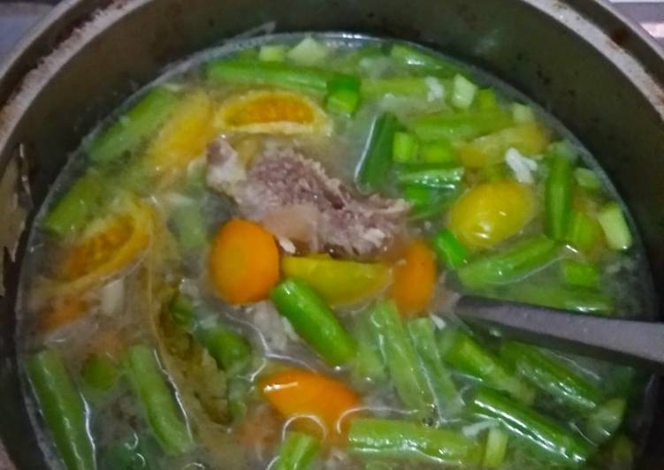 Bagaimana Menyiapkan Sayur asem daging tetelan yang Lezat Sekali