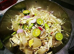 Hình của món Gân Bò Sả Ớt Chua Ngọt.