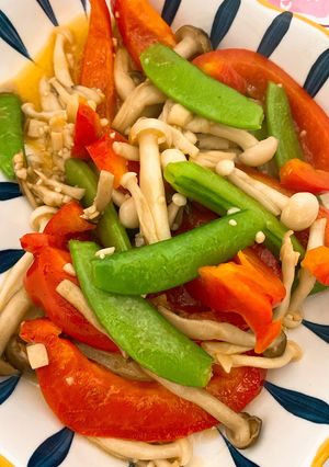 彩椒炒雙菇 的食譜成品照片