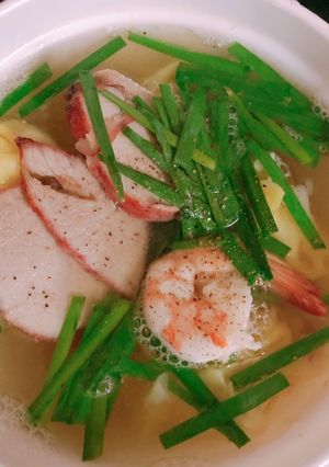 Hình của món Sủi cảo (hoành thánh tôm thịt).