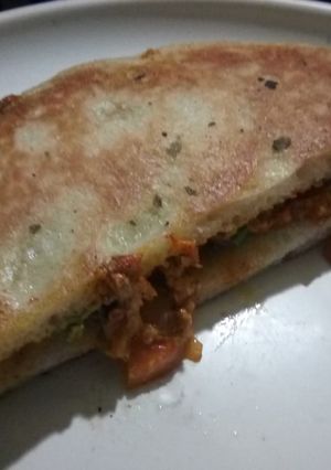 A picture of Stuff paneer kulcha.