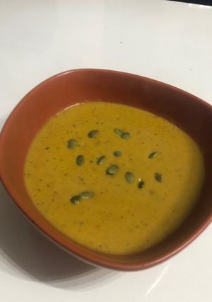 Una foto de Crema de zapallo y pera