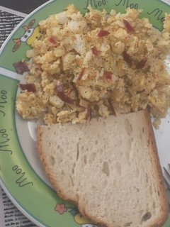 Una foto de Revuelto de bacalao con jamón