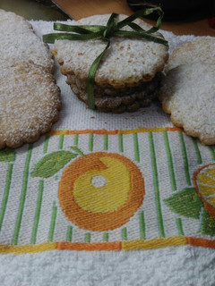 Una foto de Cookies de naranja y coco 🍊🌴