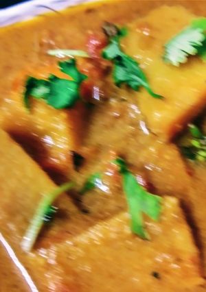 A picture of Suran Curry.