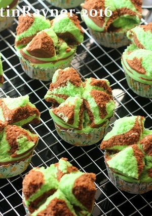 Foto resep Bolu Kukus Pandan Cokelat Mekar Semua - Asian Steamed Cake
