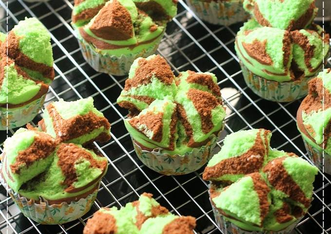 Bolu Kukus Pandan Cokelat Mekar Semua - Asian Steamed Cake