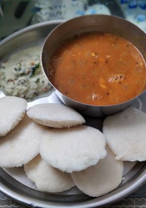 A picture of Idly & Dosa.