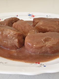 Una foto de Solomillo con salsa de dátiles