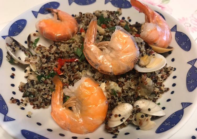 Quinoa con vongole e mazzancolle