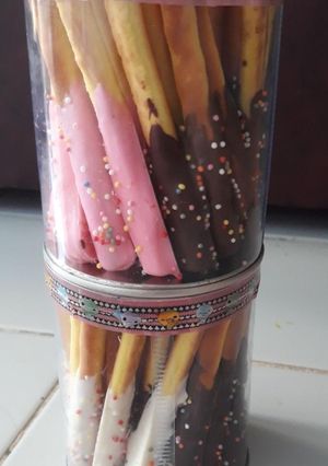 Foto resep Coklat stik strawberry dan original, bertabur trimit