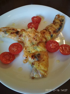 Una foto de Canelones de marisco con salsa de azafrán