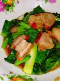 คะน้าหมูกรอบ