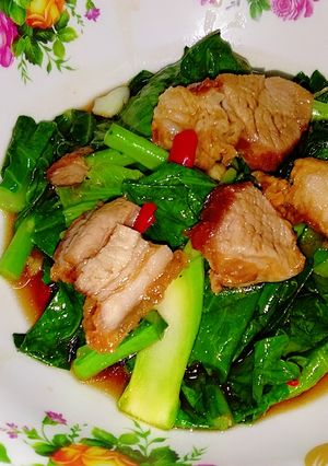 รูปของ คะน้าหมูกรอบ