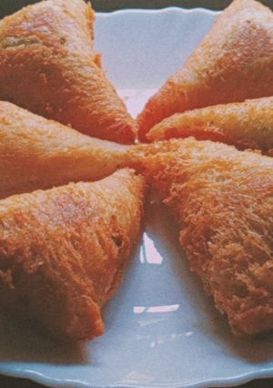 A picture of Fried Bread Samosa.