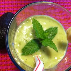 A picture of Avocado Banana & Kiwi Smoothie.