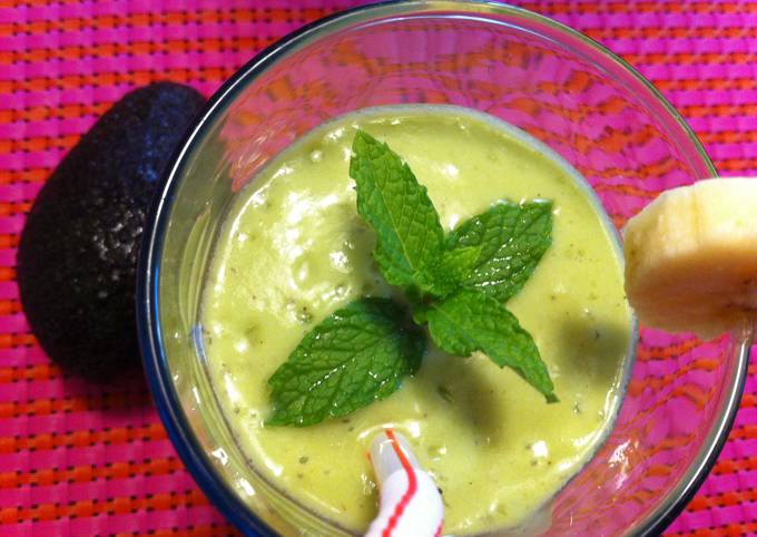 Avocado Banana & Kiwi Smoothie