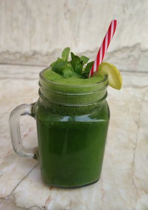 A picture of Green mojito.