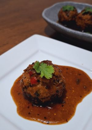 Foto resep Menu Resto di Rumah: Stuffed Shiitake Mushrooms Saus Teriyaki Lada Hitam