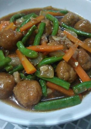 Foto resep Bola2 daging sapi sayuran