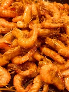Hình của món Tôm đất rang muối sả gừng.