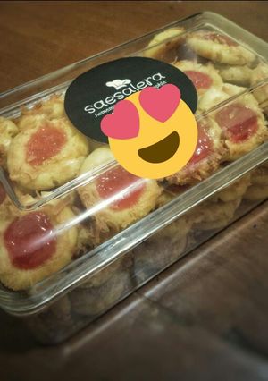 Foto resep Strawberry Cheese Thumbprint Cookies