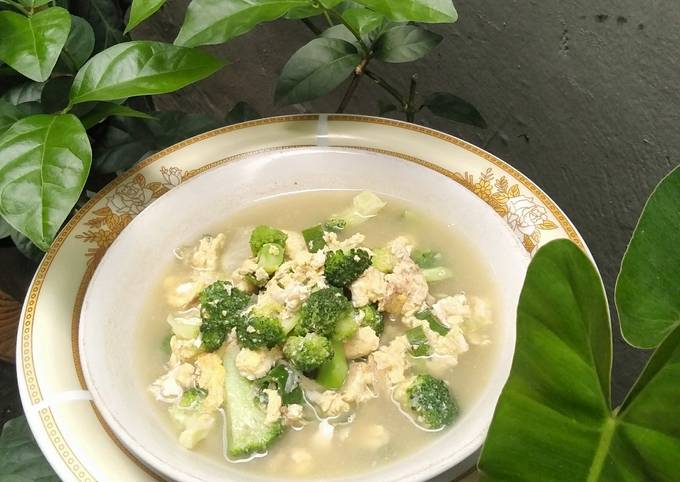 Resep Sup Telur Brokoli Oleh Vhaykrsen Cookpad