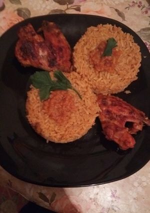 صورة لوصفة أرز المطاعم مع الاجنحة محمرة فالفرن
