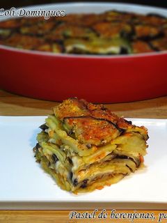 Una foto de Pastel de berenjenas, patatas y queso, súper fácil y riquísimo