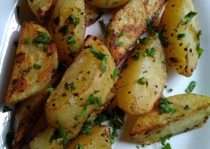 Resep Kentang Panggang Teflon Potato Wedges Simple Oleh Mommie Cookpad