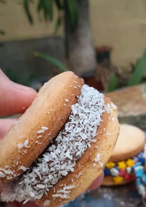Una foto de 🇦🇷♥️ Alfajores de maicena caseros ♥️🇦🇷