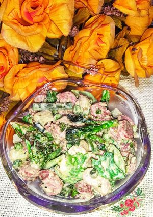 A picture of Creamy Broccoli Slaw Salad 🥗🥗.